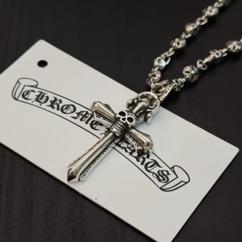 Ch*0me He**ts necklaces